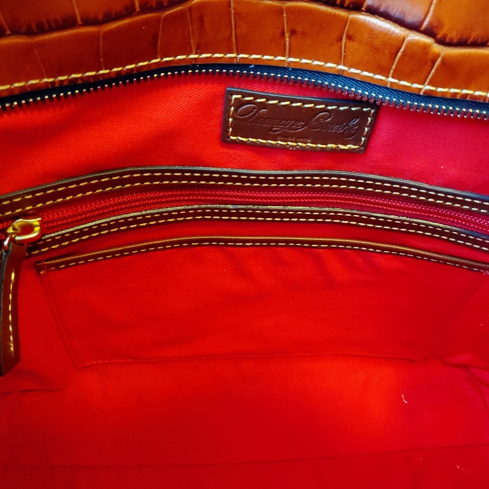 DOONEY AND BOURKE women's shoulder/handheld purse - Picture 4 of 6